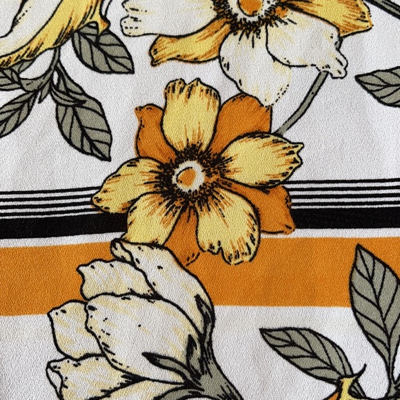 Charlotte Russe Size Small Flower print Blouse - Picture 8 of 12